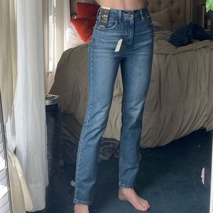 70s High-Rise Slim Straight Jeans